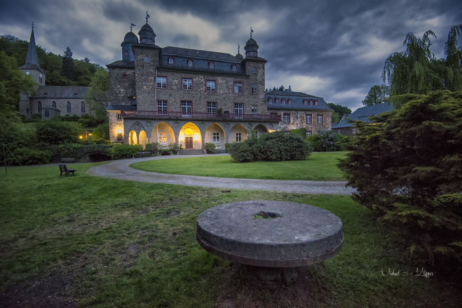Schloss Gimborn am Abend